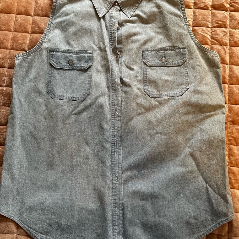 Cherokee Women’s Sleeveless Light Blue Button Down Shirt